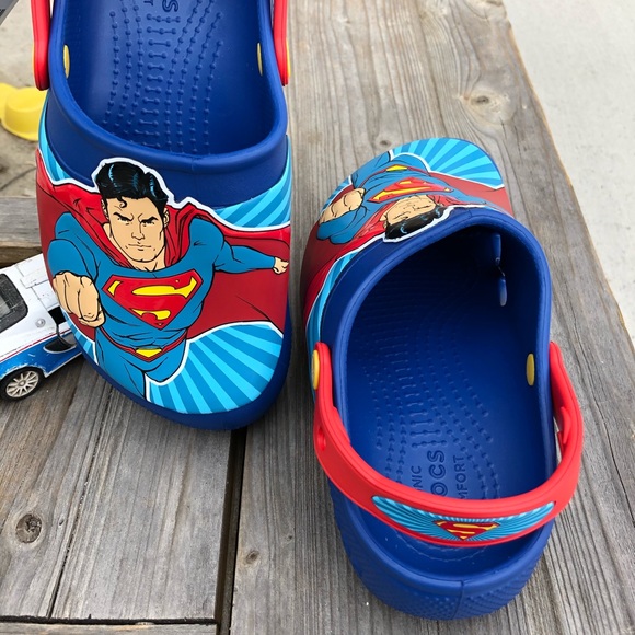crocs superman